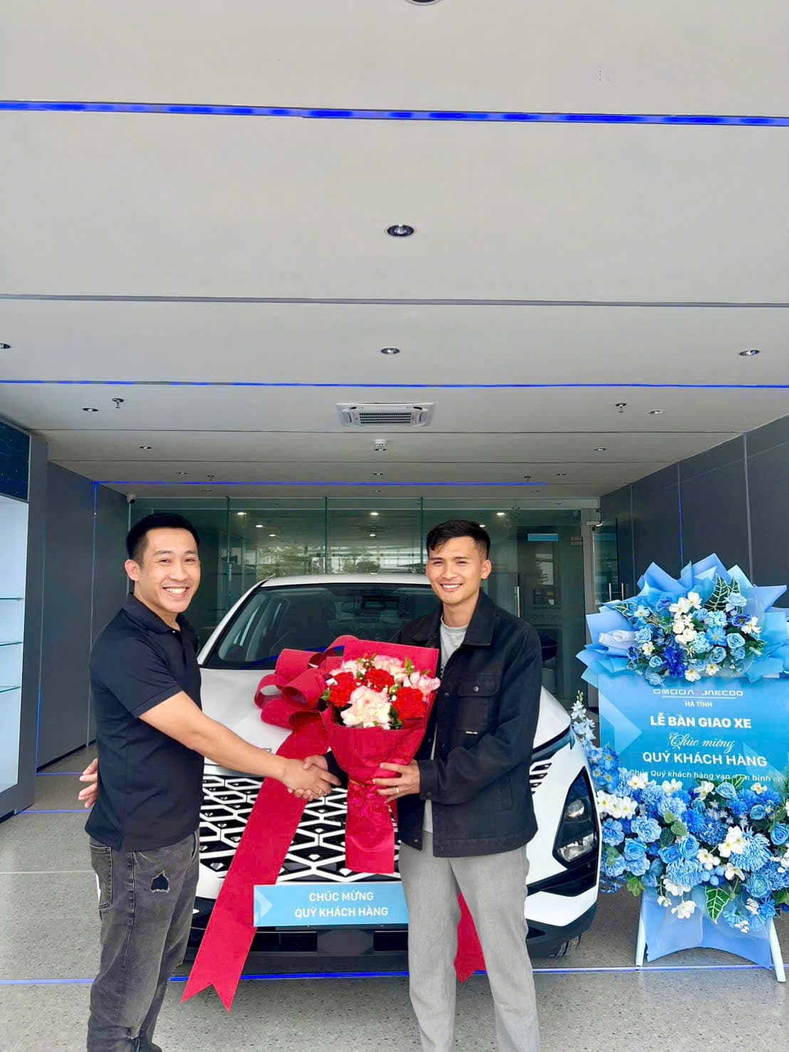 Khách hàng tại lễ bàn giao