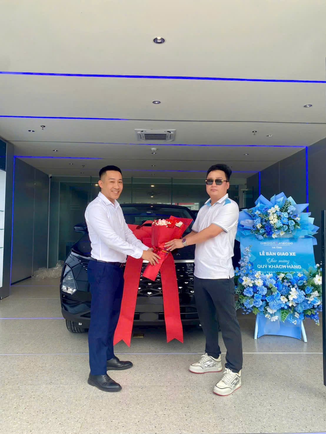 Lễ bàn giao xe showroom Hà Tĩnh
